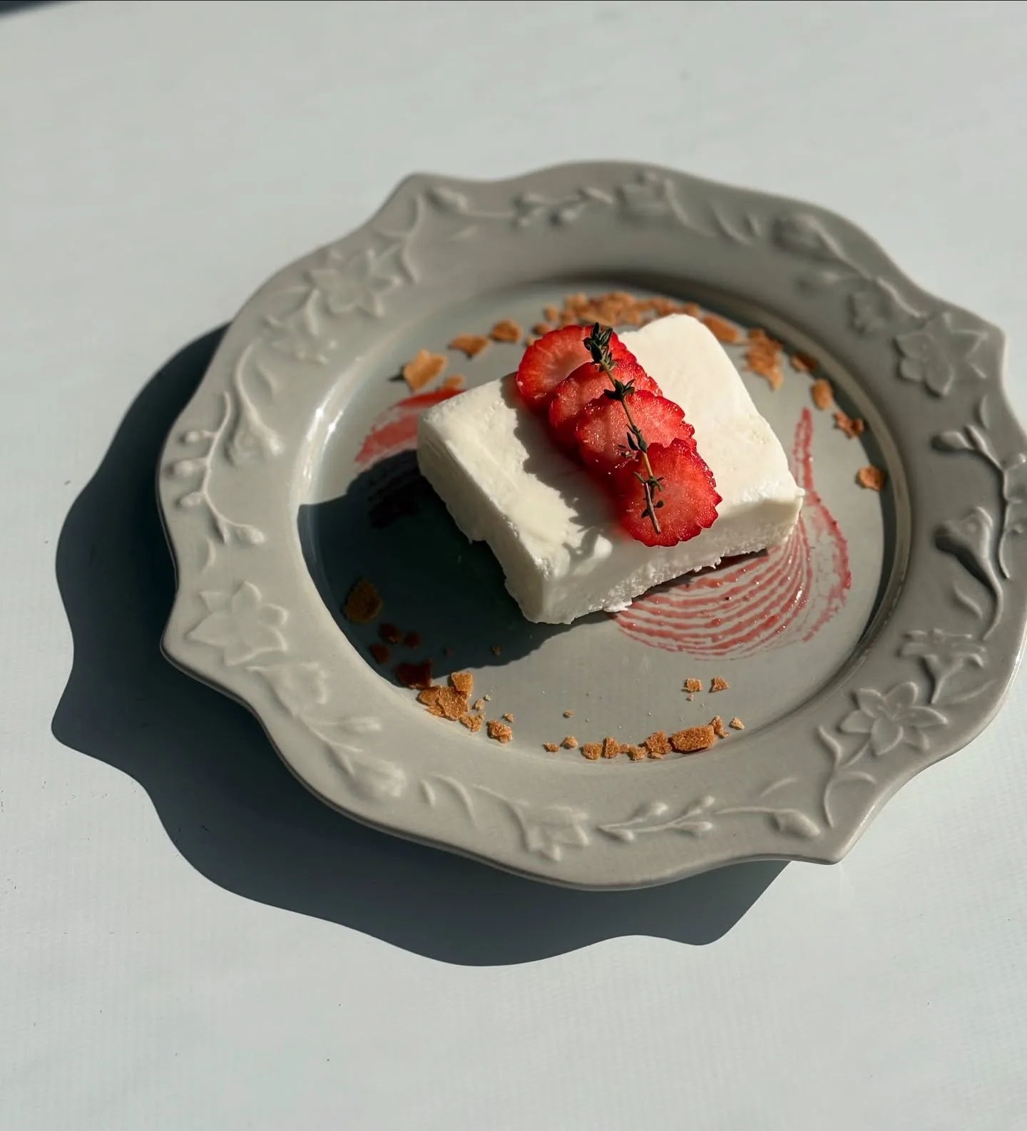 いちごのレアチーズケーキ